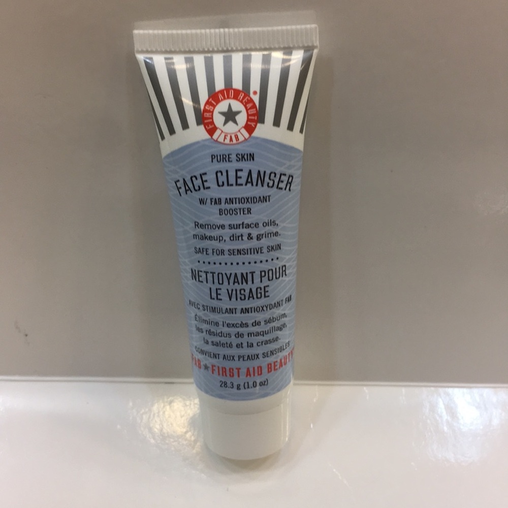 first aid beauty pure skin face cleanser